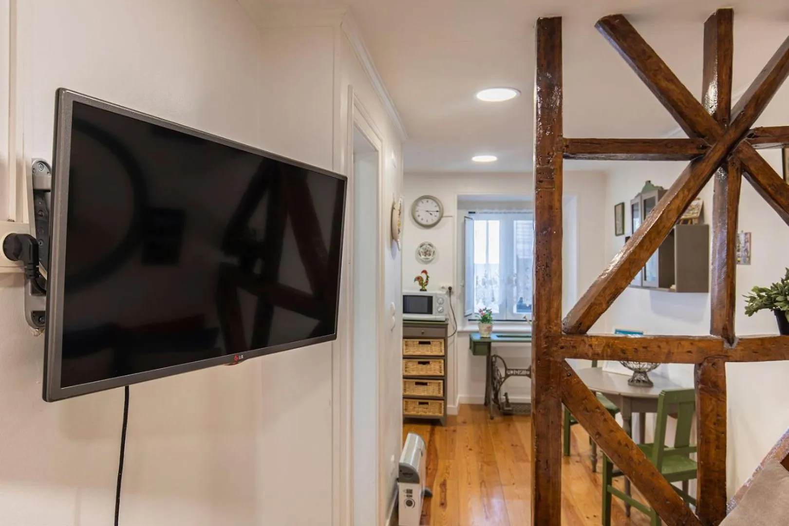 Charming & Cozy Studio - Alfama | By Airnest Lisbon Apartment