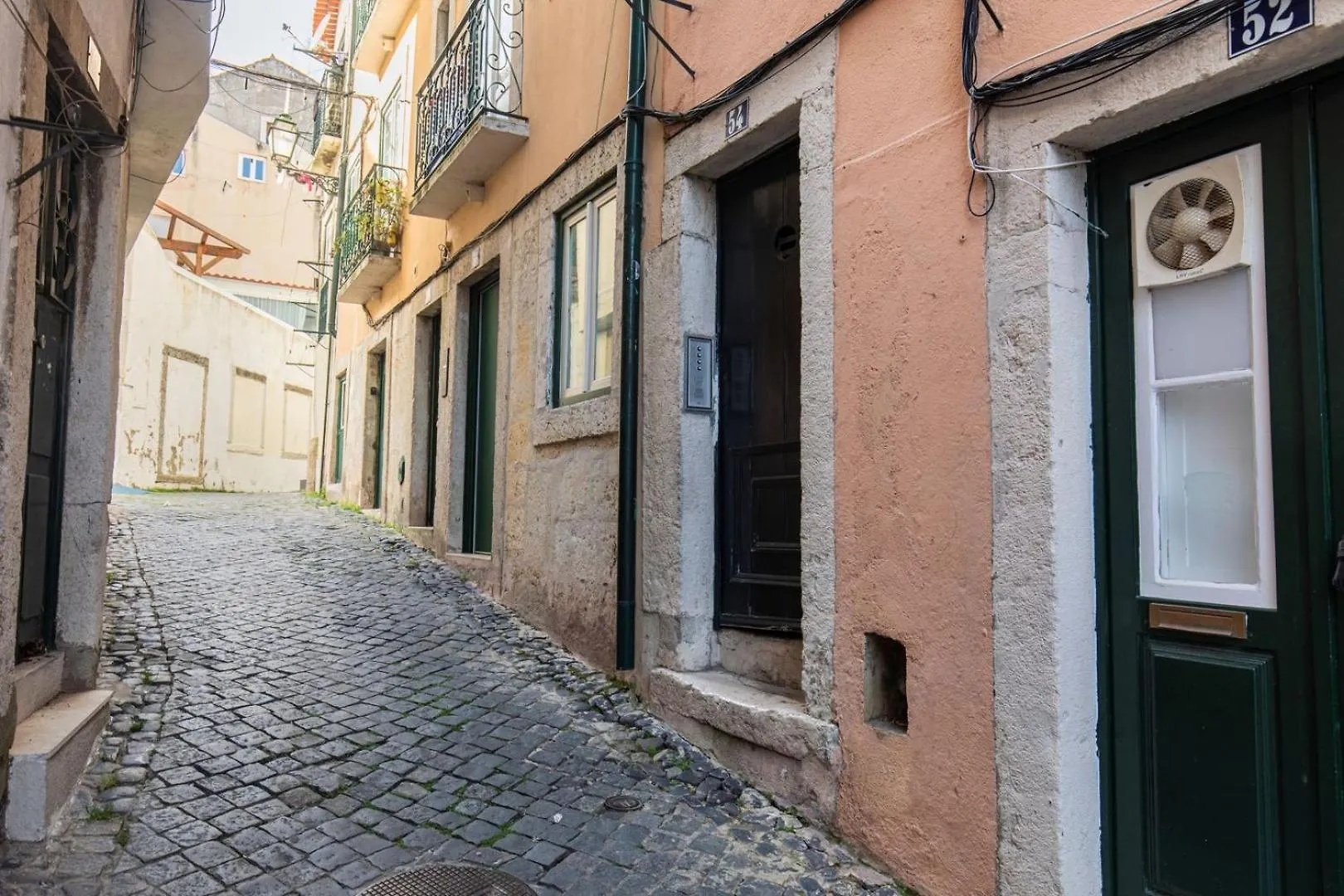 Apartment Charming & Cozy Studio - Alfama | By Airnest Lisbon